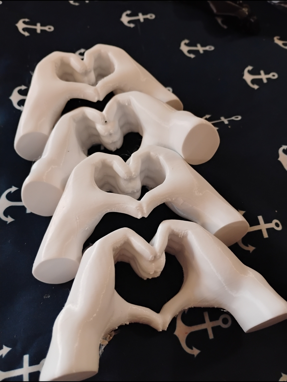 Love!!White Ceramic Hands Forming Heart Sculpture Set